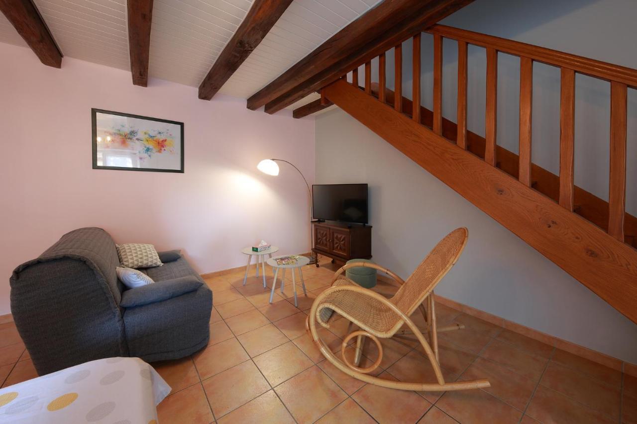 Latillé Gite La Loge Des Fees מראה חיצוני תמונה
